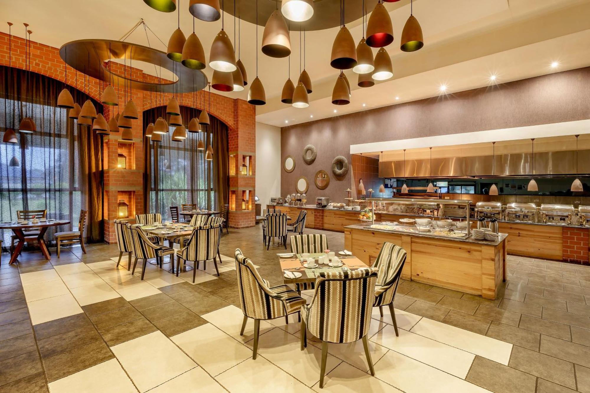 Protea Hotel By Marriott Ndola Bagian luar foto