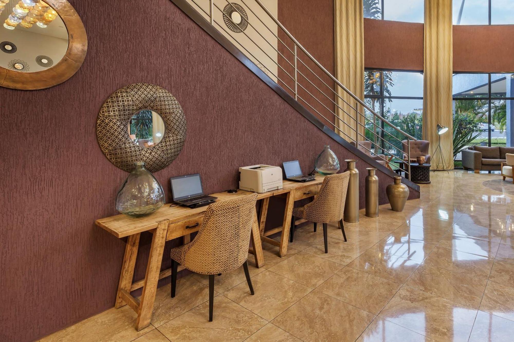 Protea Hotel By Marriott Ndola Bagian luar foto