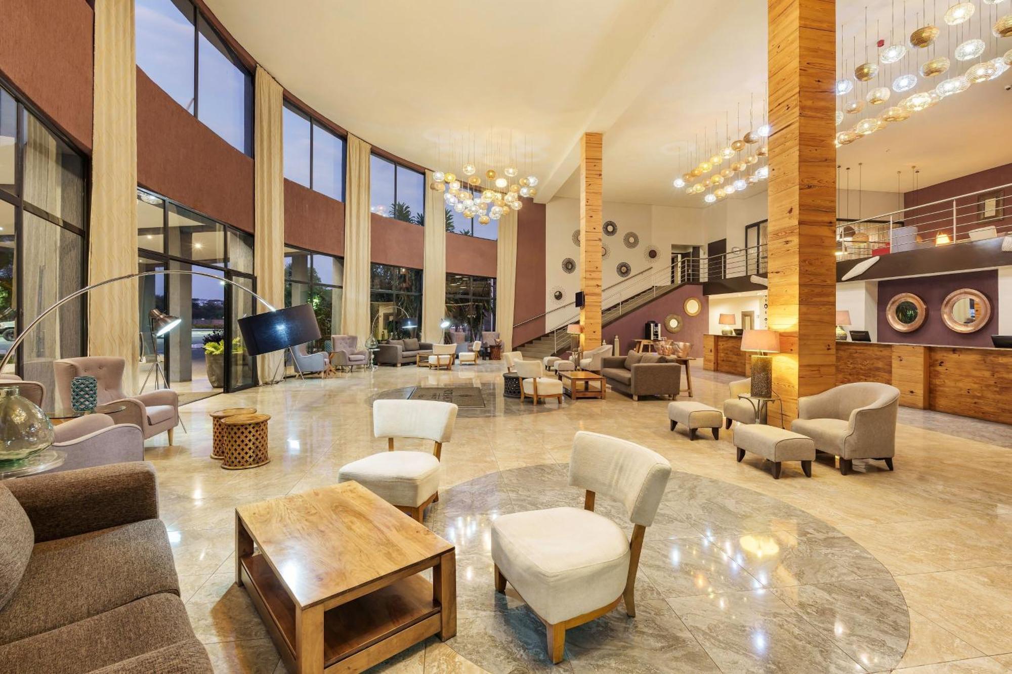 Protea Hotel By Marriott Ndola Bagian luar foto