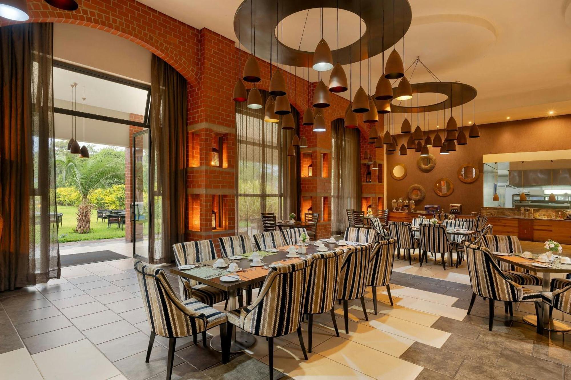 Protea Hotel By Marriott Ndola Bagian luar foto