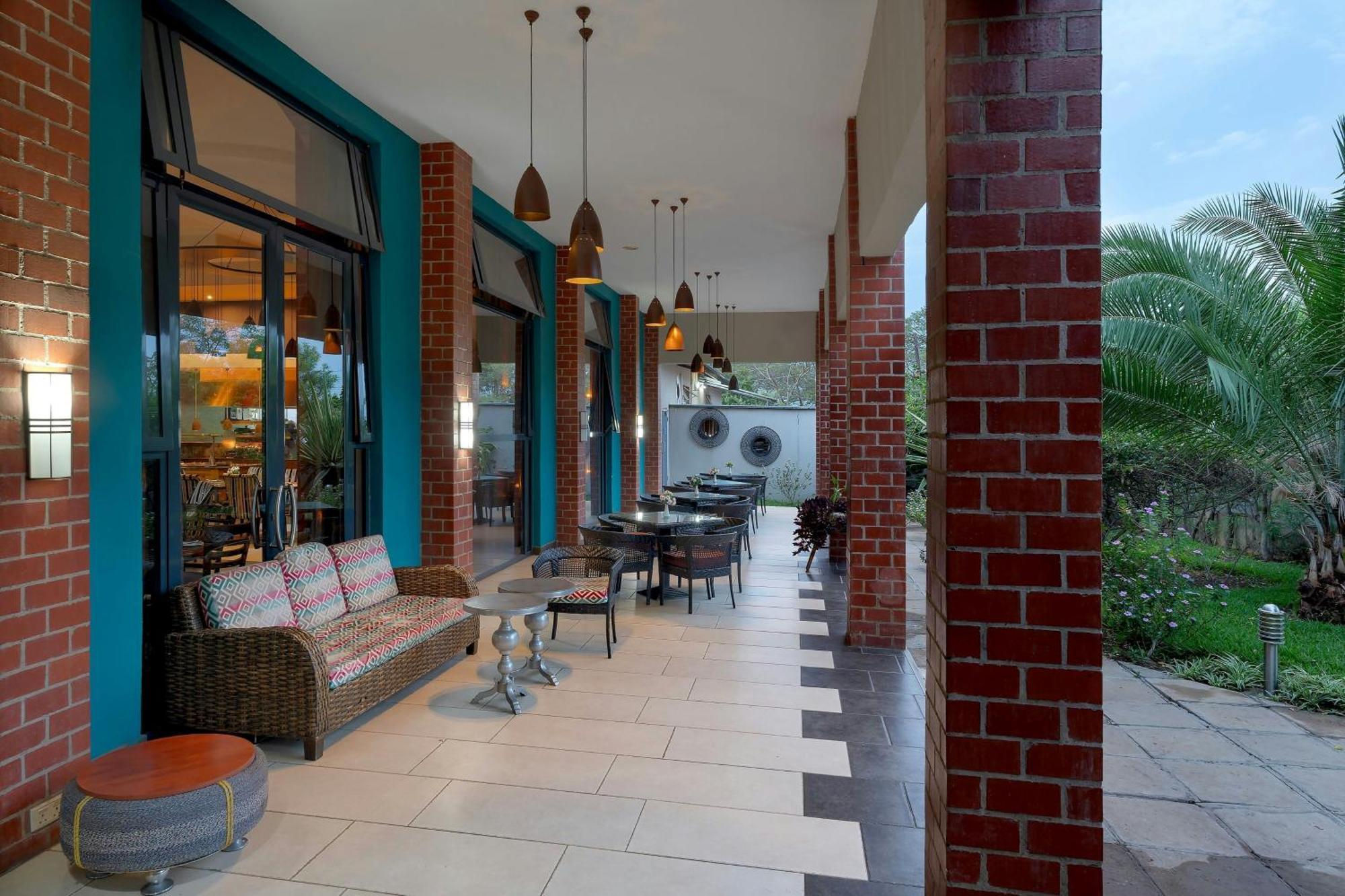 Protea Hotel By Marriott Ndola Bagian luar foto
